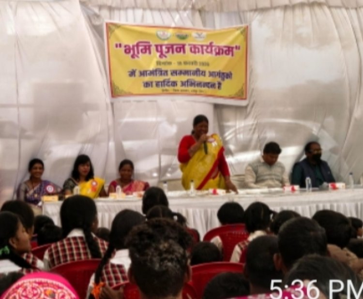 *मुख्यमंत्री की सार्थक प्रयास से जशपुर में बनेगा दृस्टि बाधित एवं श्रवण बाधित बच्चों के लिए सुविधायुक्त आवासीय विद्यालय,विधायक श्रीमती रायमुनी भगत ने गम्हरिया में किया भूमिपूजन*