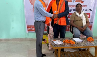 जनता तक पहुचने का महत्वपूर्ण कड़ी है सोशल मीडिया  - प्रतीक प्रकाश सिंह