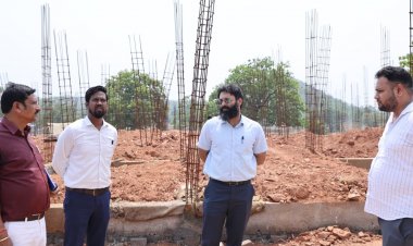 कलेक्टर रोहित व्यास ने      फरसाबहार में निर्माणाधीन विद्यालय, छात्रावास एवं निर्मित शासकीय आवासों का निरीक्षण कर गुणवत्ता वा समय सीमा में कार्य पूर्ण करने शख्त निर्देश दिये