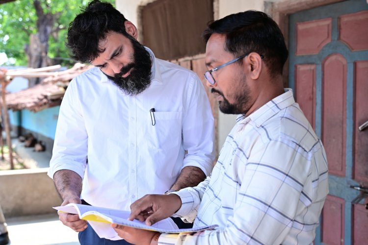 कलेक्टर श्री रोहित व्यास ने कहाँ जनगणना कार्यों का जमीनी निरीक्षण किये,, सभी जानकारी पुरी सावधानी और प्रमाणिकता के साथ दर्ज  करने को कहा पुरी जानकारी के लिए पढ़ें....बोलती खबर