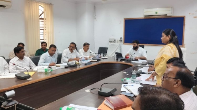 कलेक्टर सख्त: खराब परीक्षा परिणाम पर सुधार नही हुआ तो मान्यता होगी रद्ध और रुकेगा अनुदान  साथ ही खराब रिजल्ट देने वाले विषय शिक्षकों पर होगी कड़ी कार्यवाही