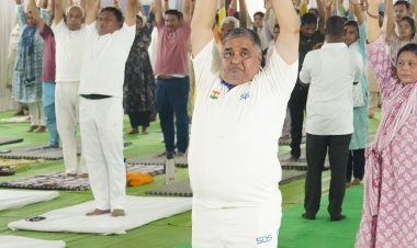 योग की ऊर्जा से गूंजा जशपुर, मंत्री राजेश अग्रवाल ने दिलाई नशामुक्ति की शपथ,  भारत की प्राचीन विरासत का उत्सव: विश्व योग दिवस पर जशपुर ने रचा नया अध्याय