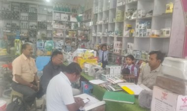 किसानों को गुणवत्तापूर्ण कृषि आदान दिलाने सख्त हुआ विभाग, मनोरा में दो दुकानों पर कार्रवाई
